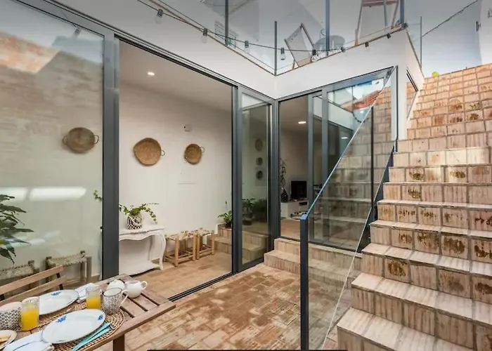 Traditional Townhouse With Private Patio And Pool